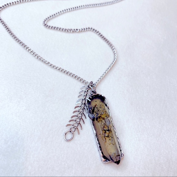 Unisex Resin Tough Stone Alloy Centipede Pendant Necklace - Picture 2 of 9